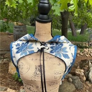 Sleeveless shrug hoodie. Two tone reversible capelet Bust 40 to 46 Renfair